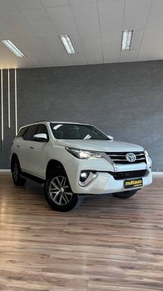 TOYOTA HILUX SW4 2.8 SRX 4X4 16V TURBO INTERCOOLER DIESEL 4P AUTOMÁTICO TOYOTA HILUX SW4 2.8 SRX 4X4 16V TURBO INTERCOOLER DIESEL 4P AUTOMÁTICO